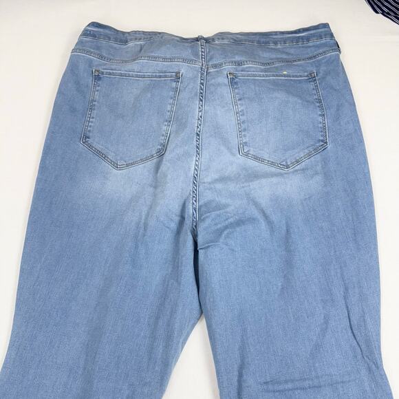 Old Navy Plus Women's Extra High Rise Flare Leg Jean Size 26-30 3X 4X Lgt Blue - Picture 7 of 13